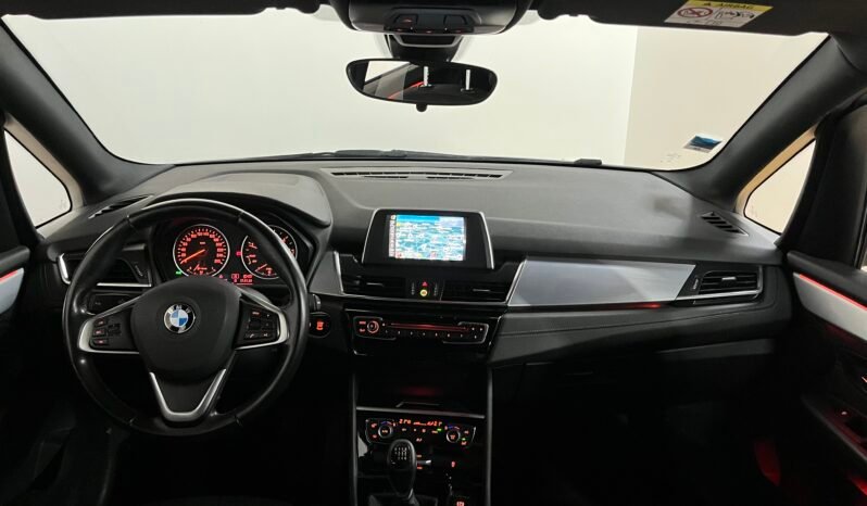 
								BMW série 2 Active Tourer full									