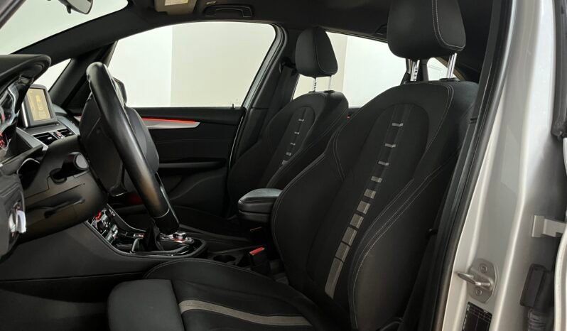 
								BMW série 2 Active Tourer full									