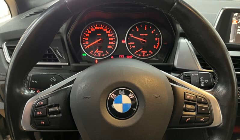 
								BMW série 2 Active Tourer full									