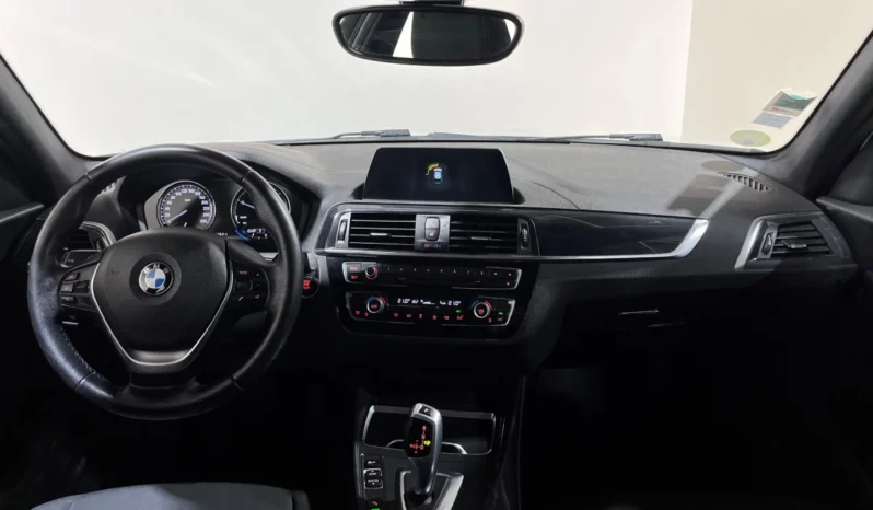 
								bmw serie 1 luxury full									